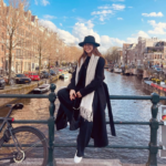 Джемре Байсел фото из путешествия по Амстердаму, весна 2023